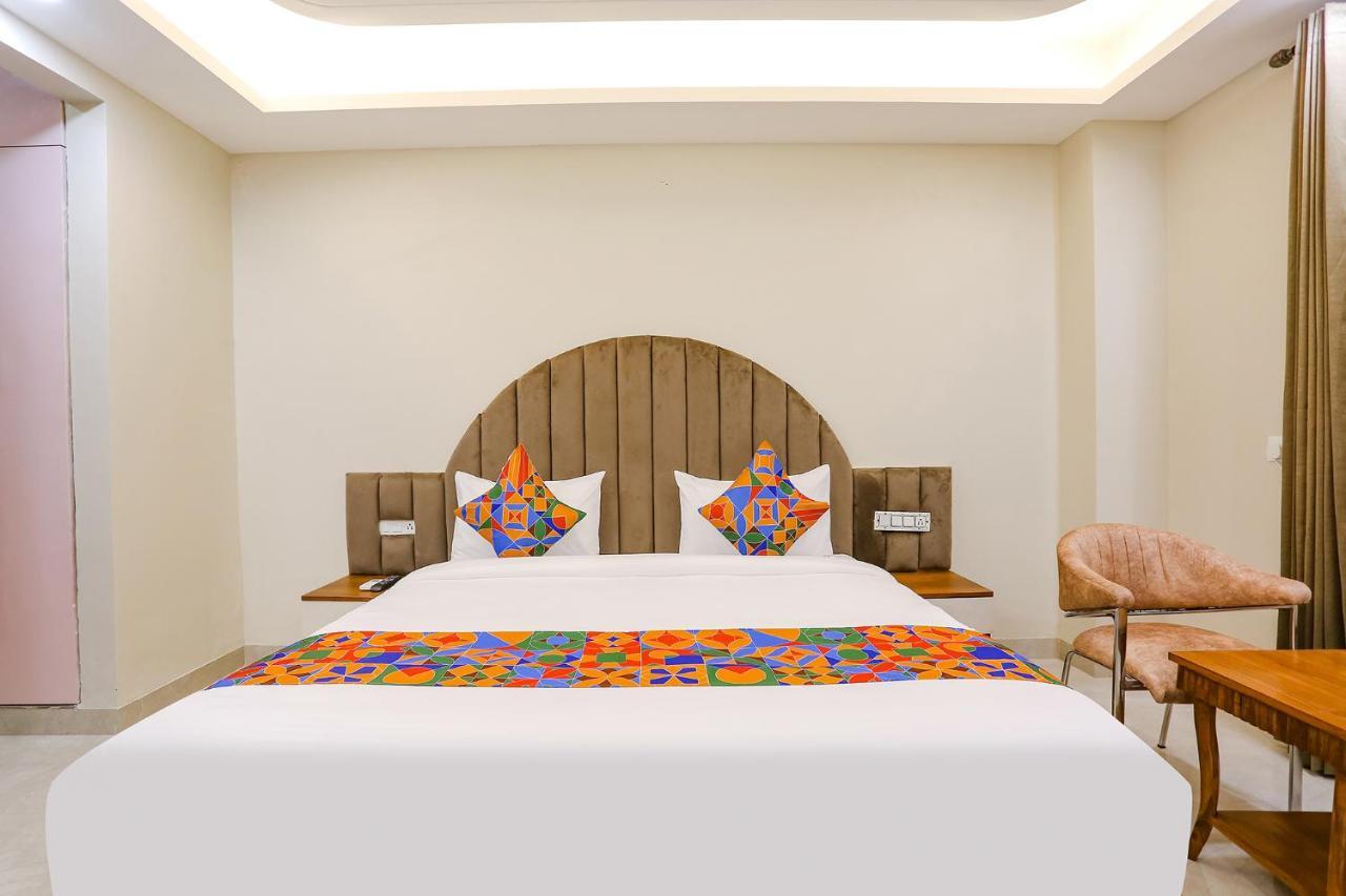 Fabhotel Raahi Retreat Гургаон Екстериор снимка
