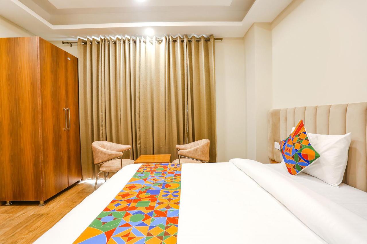 Fabhotel Raahi Retreat Гургаон Екстериор снимка