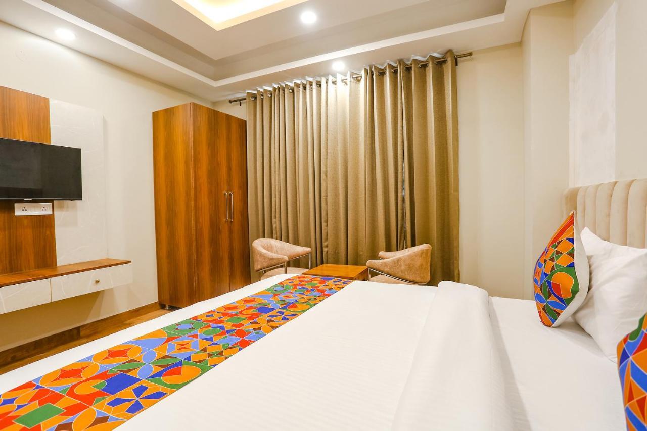 Fabhotel Raahi Retreat Гургаон Екстериор снимка